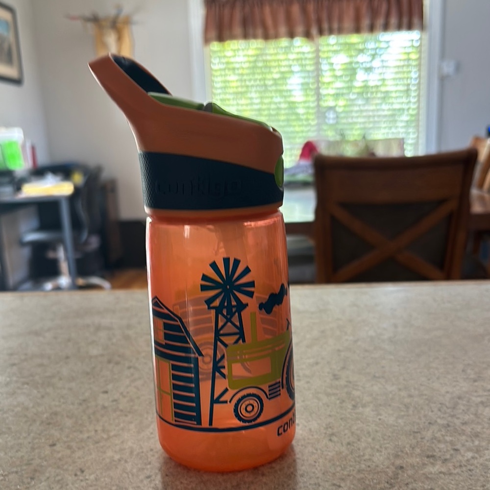 Contigo Kids Orange and Green Water Bottle